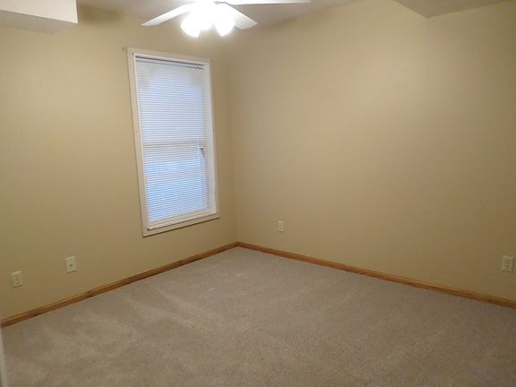 3rd image of 923 Bluemont Ave APT B