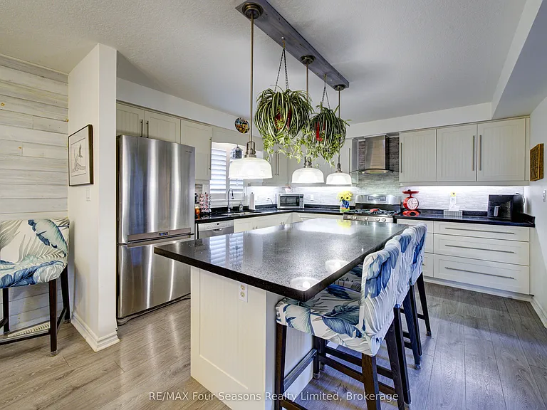 9 Brooke Ave — Photo 6