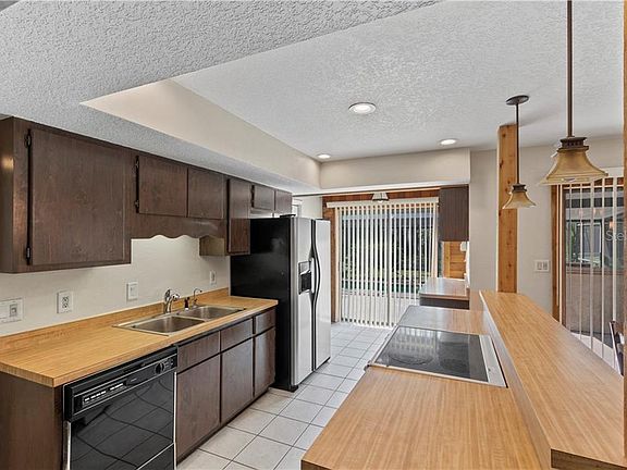 4th image of 7238 Hillcrest St