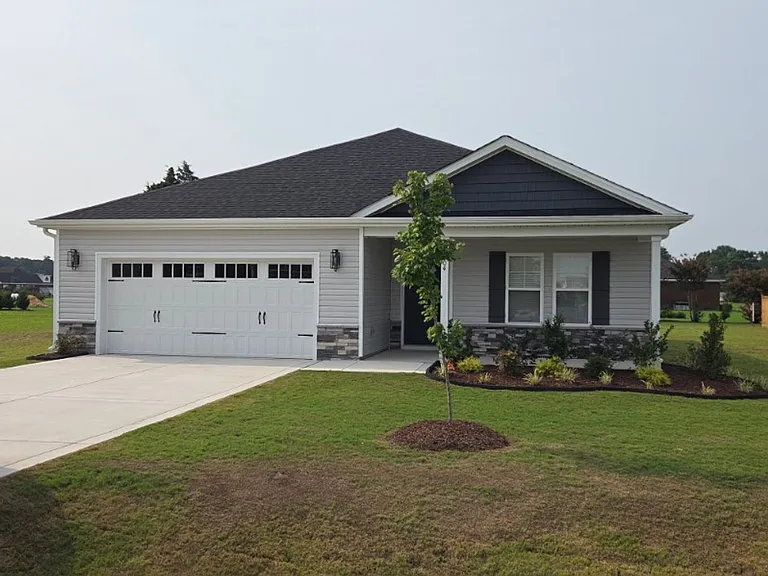 104 Hudson Village Dr — Photo 2
