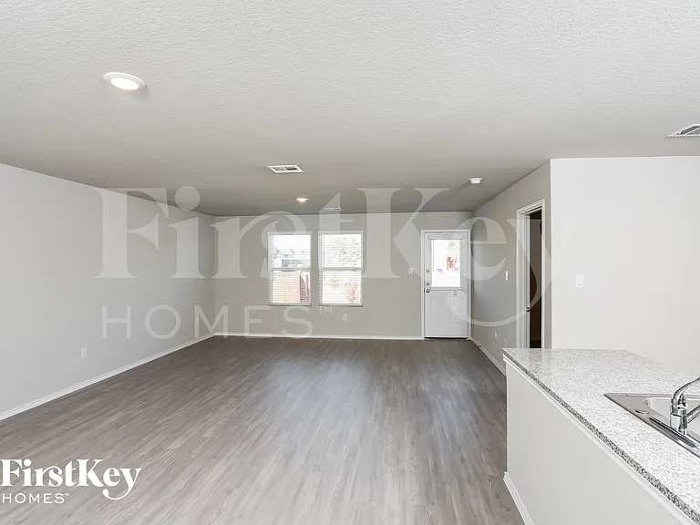 1851 Morse Way — Photo 2