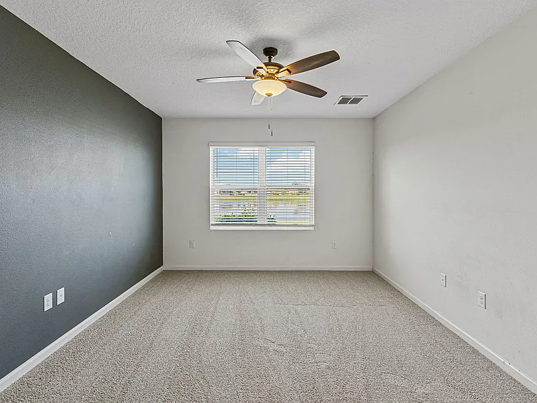 465 Sorrento Dr — Photo 17