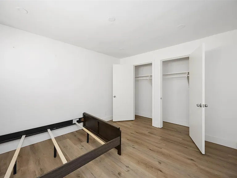 2218 Hazard St #4 — Photo 12