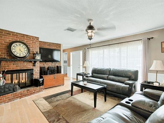 3rd image of 1 Ferguson Ct