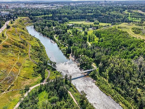 3rd image of 3704 15a St SW #101