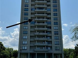 1 Bratenahl Pl APT 709, Bratenahl, OH 44108