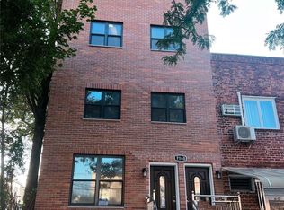 7160 163rd St, Fresh Meadows, NY 11365