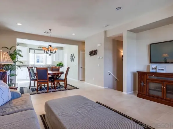 3015 Cole Grade Dr, Santee, CA