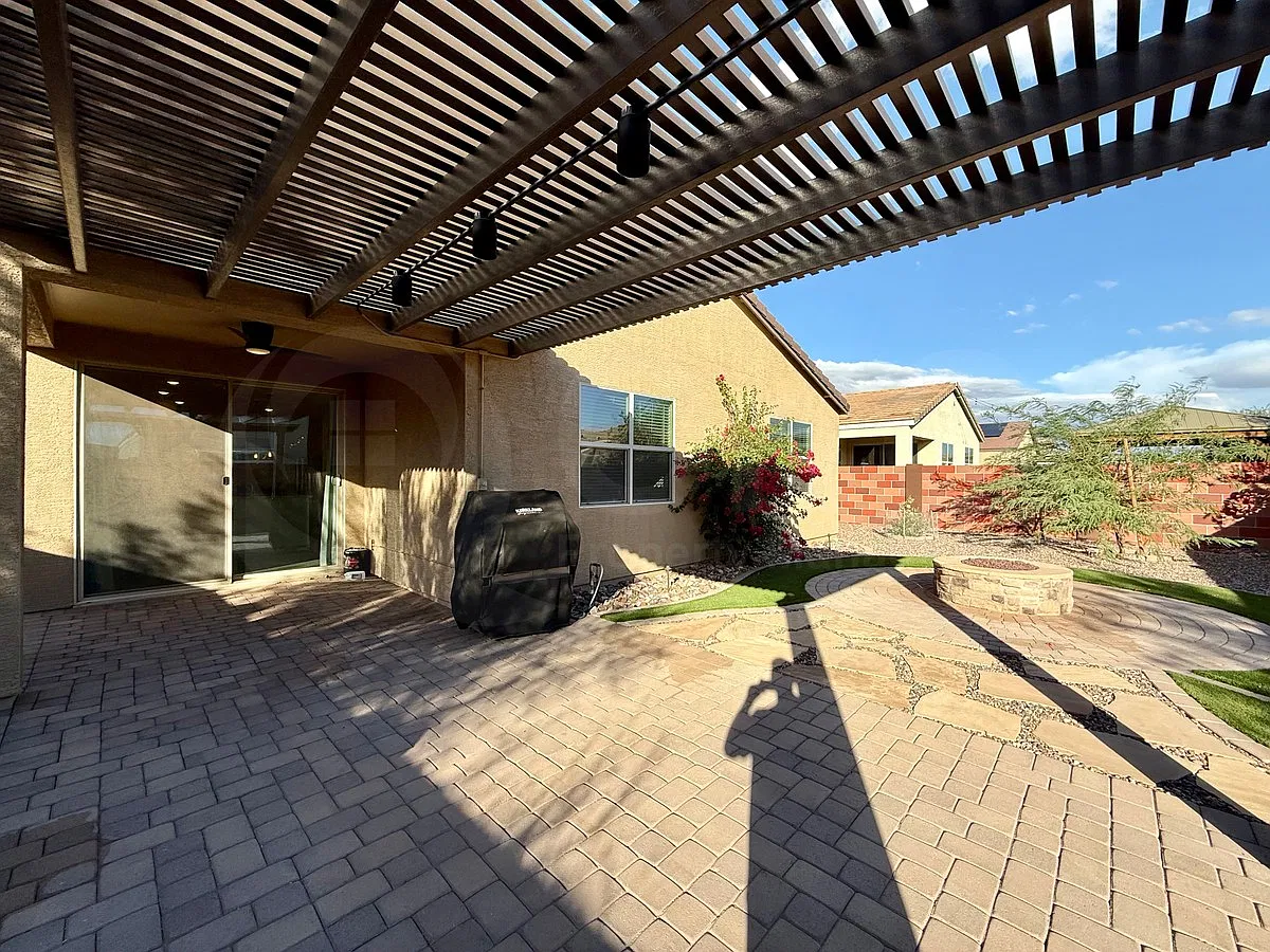 3 bed, 2.0 bath, 1866 sqft, $1,850 — Photo 3