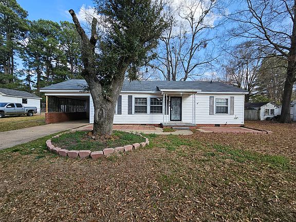 2nd image of 818 Maple #0