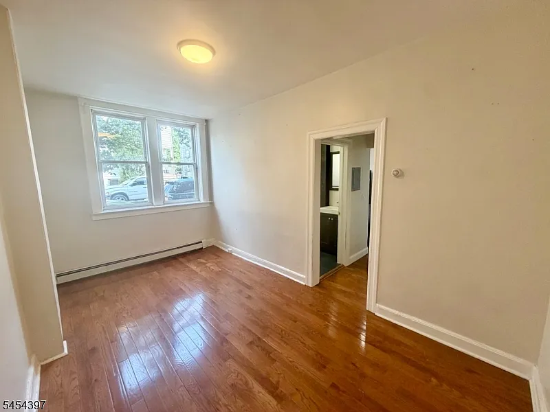 1 bed, 1.0 bath, 600 sqft, $1,895 — Photo 3