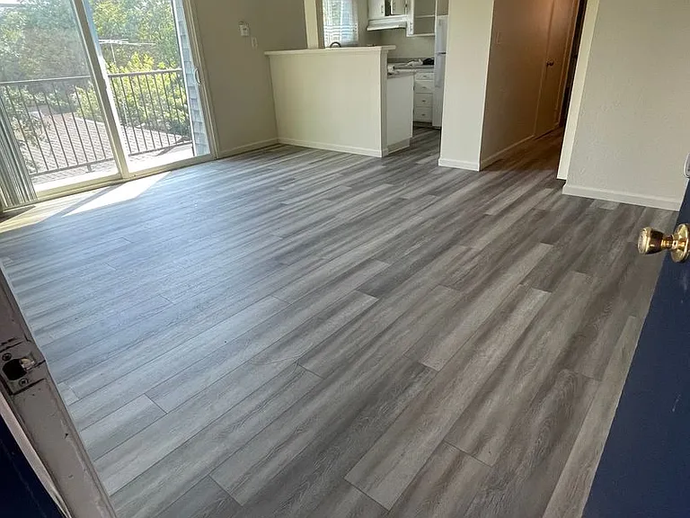 Chateau Apartments — Photo 23