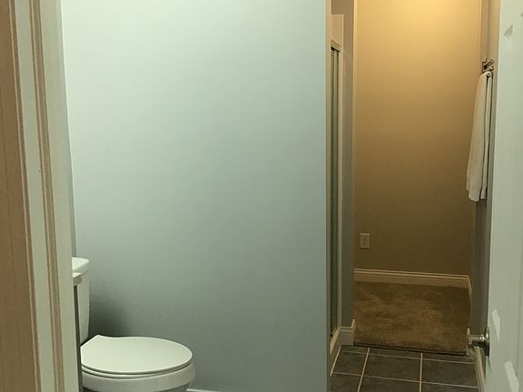 5th image of 802 Richardson Dr