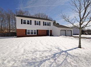 8 Millburn Ct, Old Bridge, NJ 08857