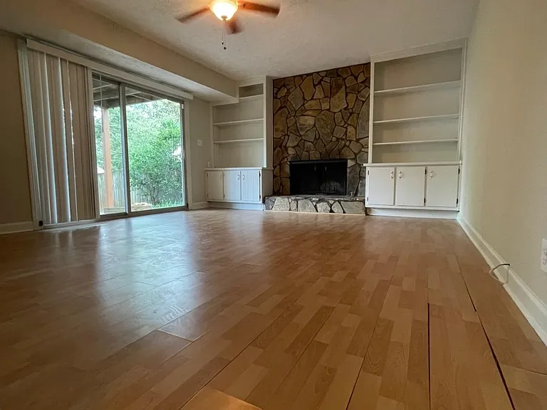1019 Jonathan Ln — Photo 14