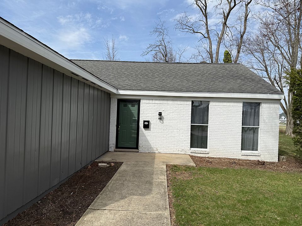 1st image of 1616 W Saxon Dr