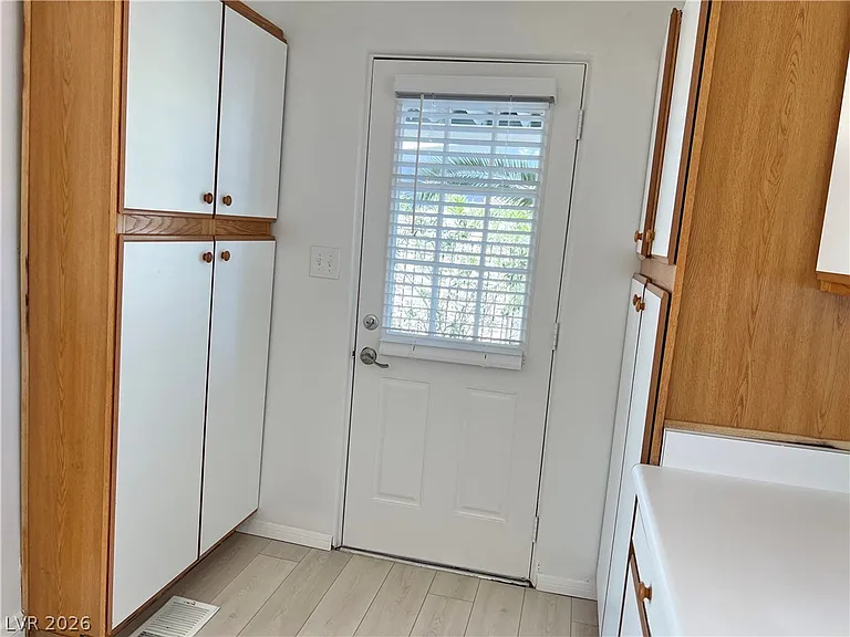 2300 Santa Clara Dr — Photo 10
