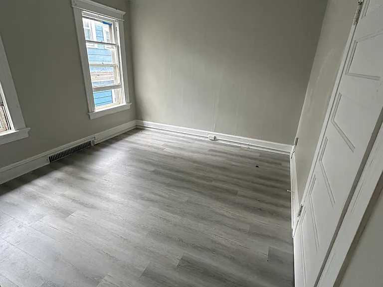 191 Buckingham St #2 — Photo 8
