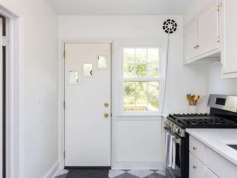 138 Murdock Rd — Photo 14
