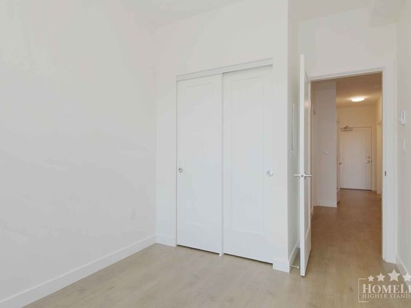 2 bedroom rental in Surrey — photo 16