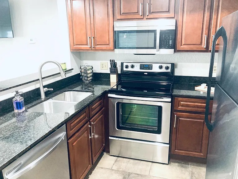 11530 N May Ave #202 — Photo 8