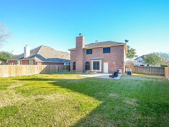 3rd image of 806 Childers Ct