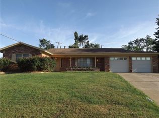 1901 Yosemite Dr, Fort Worth, TX 76112