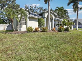 2654 Crystal Cir, Dunedin, FL 34698