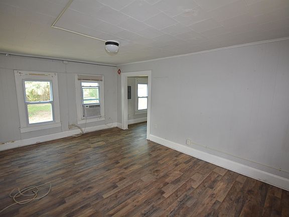 3rd image of 915 E Palmetto St APT 6