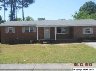 607 Cedar Lake Rd SW, Decatur, AL 35603