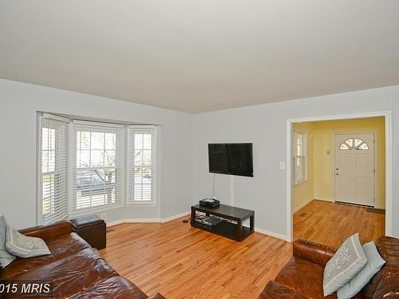 4th image of 2235 Casemont Dr