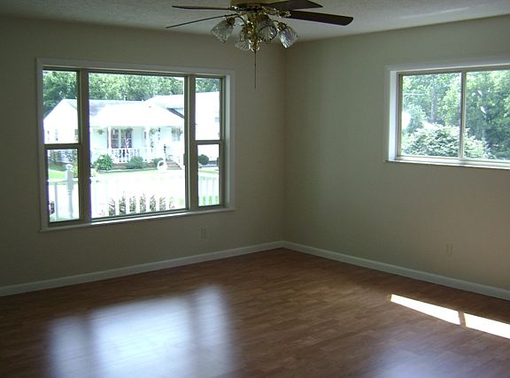 2nd image of 520 W Parkside Dr