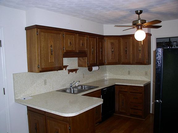 5th image of 100 Mooreland Blvd