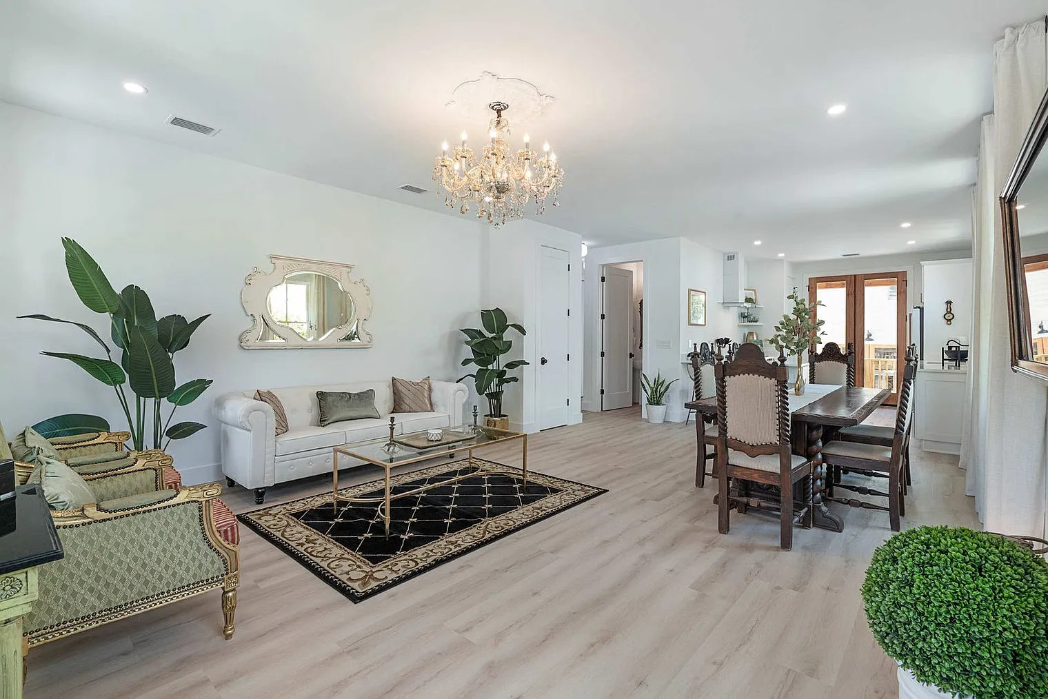 10 bed, 8.0 bath, 5198 sqft, $30,657 — Photo 2