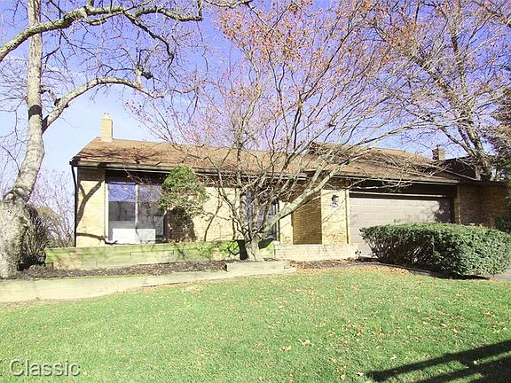 5th image of 2096 Bordeaux St