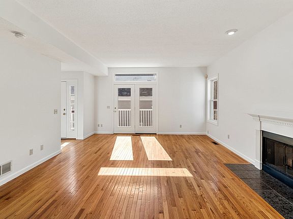 2nd image of 11 Maple Ridge Dr #11