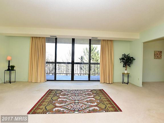 4th image of 1016 S Wayne St APT 409