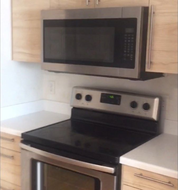 2nd image of 509 1/2 Sumner Ave