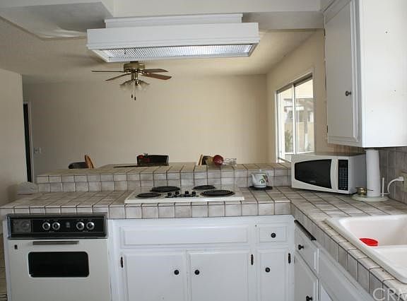 5th image of 26551 Vassar St