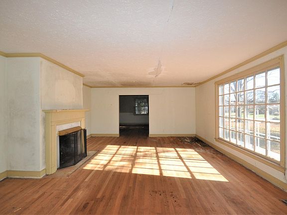 5th image of 1221 Winding Way