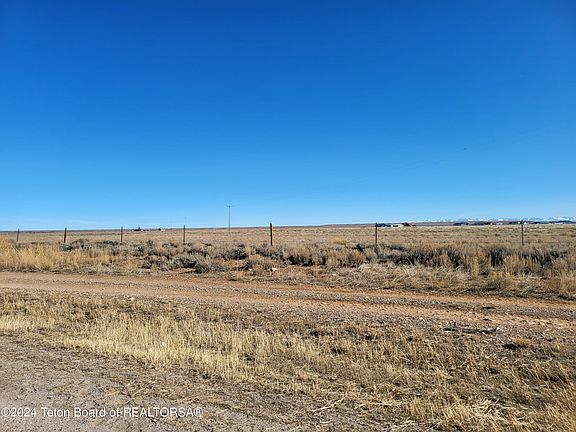 5th image of 2 N Piney Cottonwood Rd