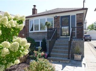 129 Memorial Park Ave, Toronto, ON M4J 2K2