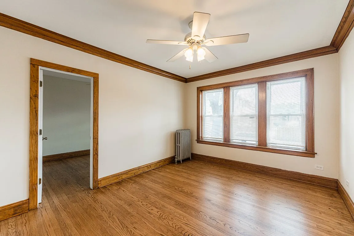 2 bed, 850 sqft, $2,300 — Photo 3