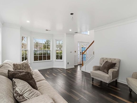 3rd image of 309 Rambling Ct