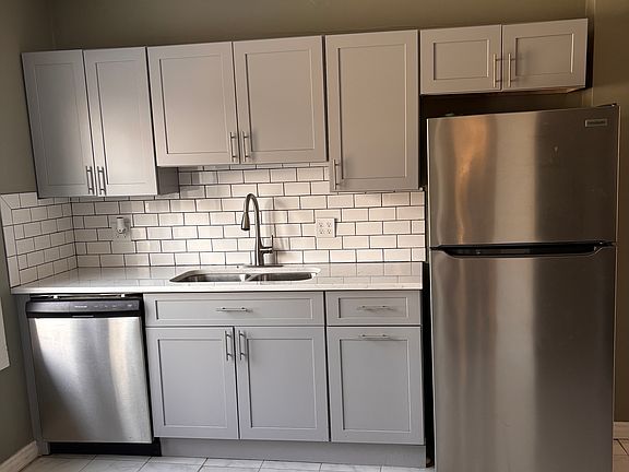 2nd image of 28-30 Lexington Ave #2