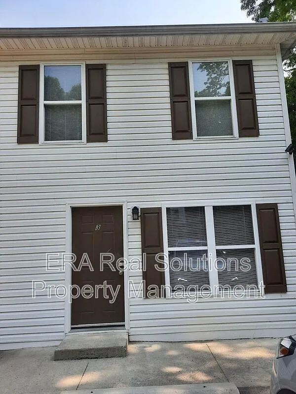 2 bed, 1.5 bath, 1152 sqft, $900 — Photo 1
