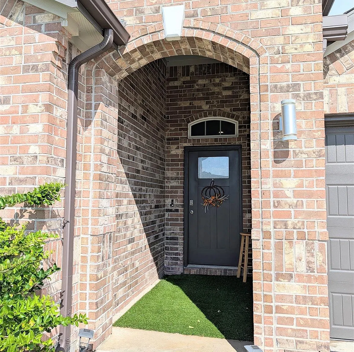 4 bed, 2.5 bath, 2733 sqft, $2,850 — Photo 4