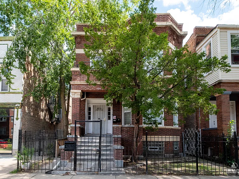 6111 S Eberhart Ave #2 — Photo 3