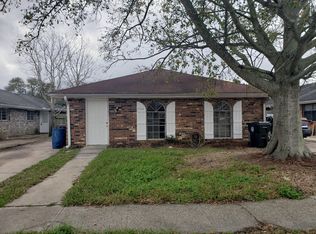 7740 Arcadia Ln, New Orleans, LA 70128