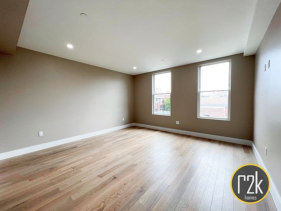 2nd image of 26-14 Hoyt Ave S #4F